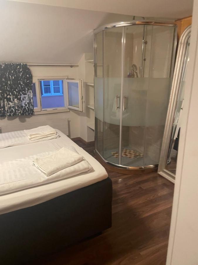 Lindas Beauty Hostel Zurich Ngoại thất bức ảnh