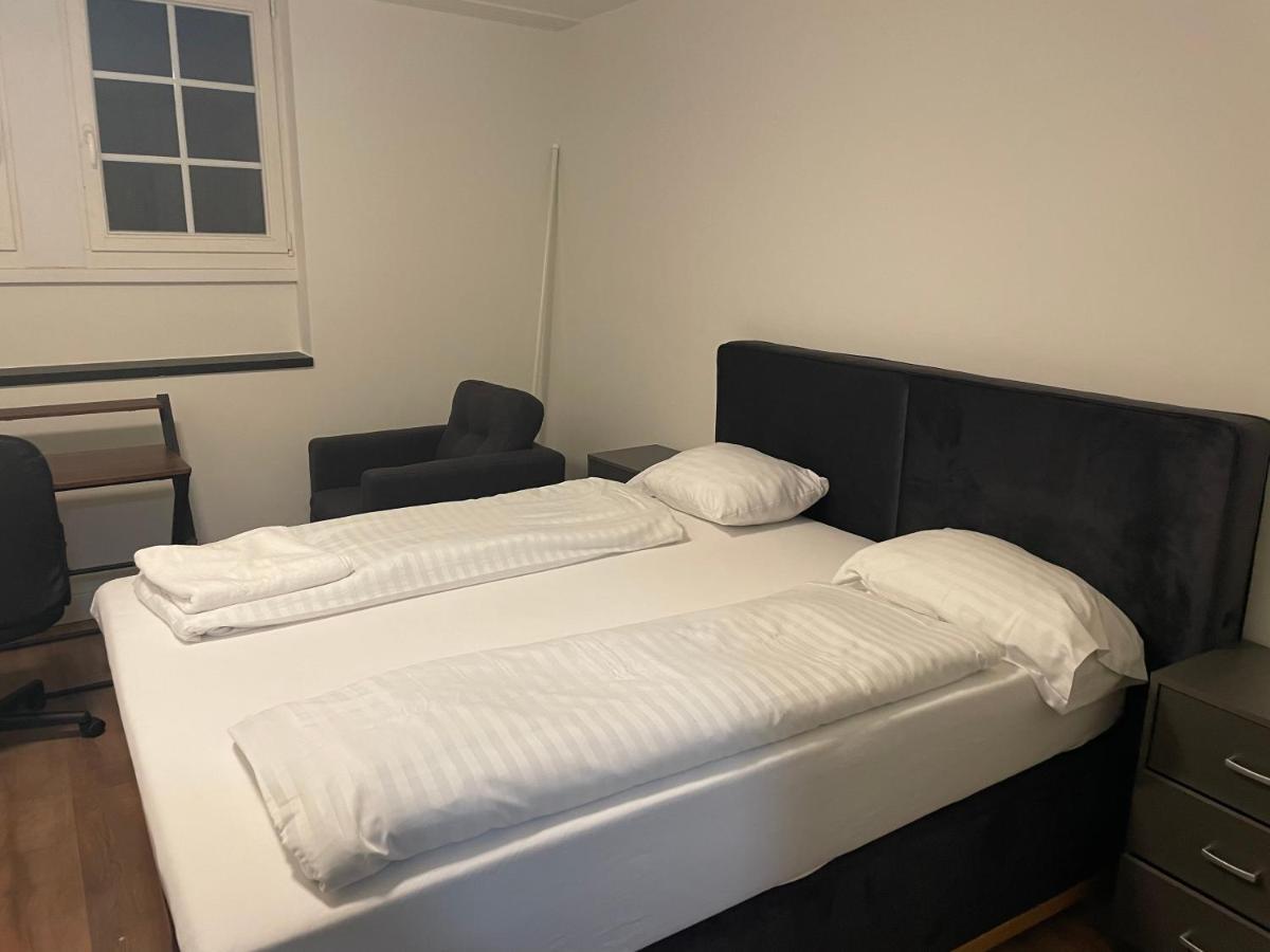 Lindas Beauty Hostel Zurich Ngoại thất bức ảnh